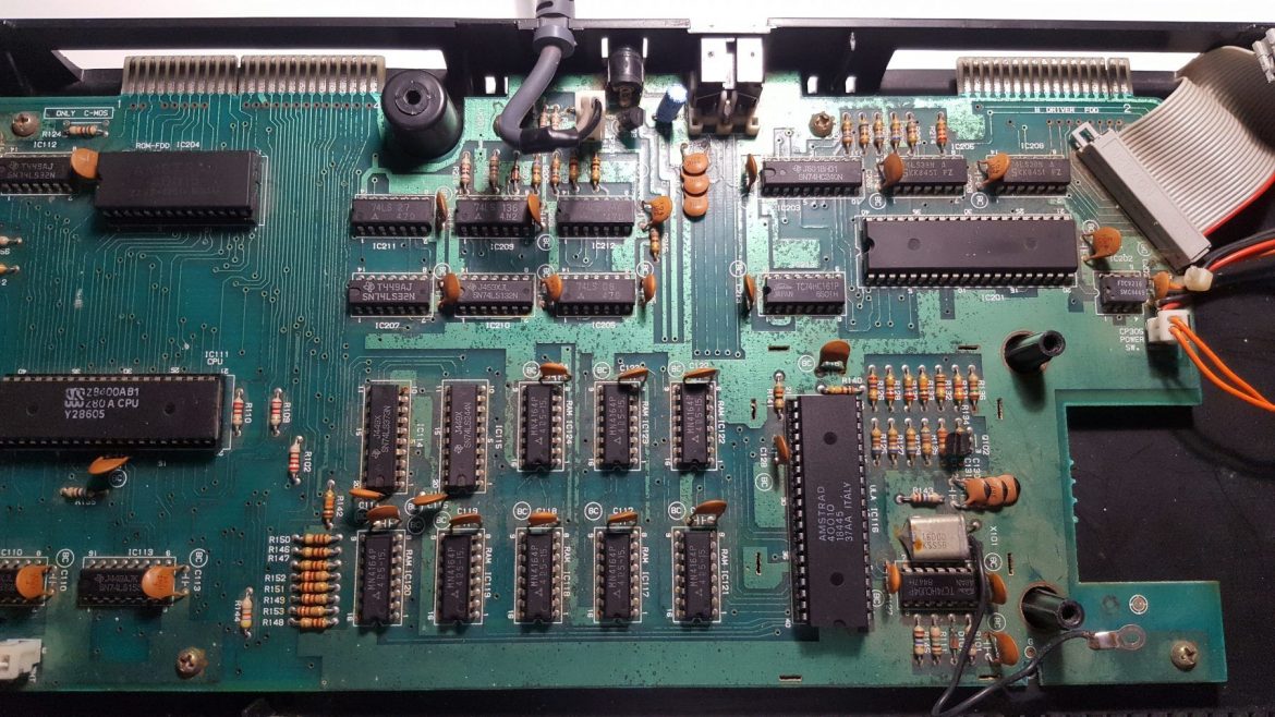 Reparación AMSTRAD CPC 664 [ No enciende ] 3