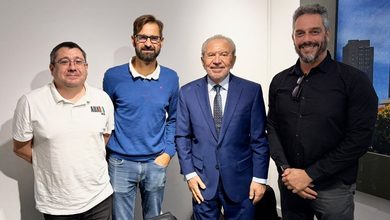 Lord Alan Sugar recibe a AUA en AMSHOLD (08/10/2026) 7